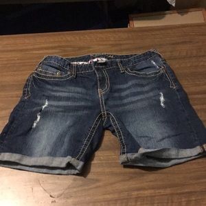 Size 13/14 Maurice’s jean shorts